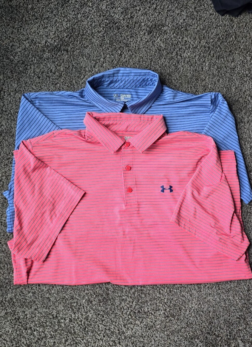 Like New Under Armour Men’s Pink and Light Blue Striped Performance Polo Set